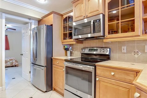 Condo in New Smyrna Beach, Florida, 3 bedrooms  № 2205272 - photo 18