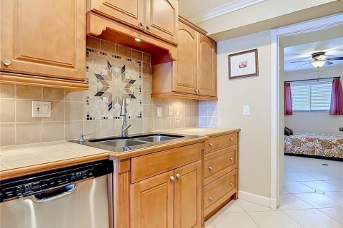 Condo in New Smyrna Beach, Florida, 3 bedrooms  № 2205272 - photo 17