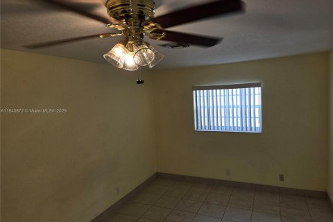 House in Palm Beach Gardens, Florida 3 bedrooms, 174.19 sq.m. № 1942324 - photo 21