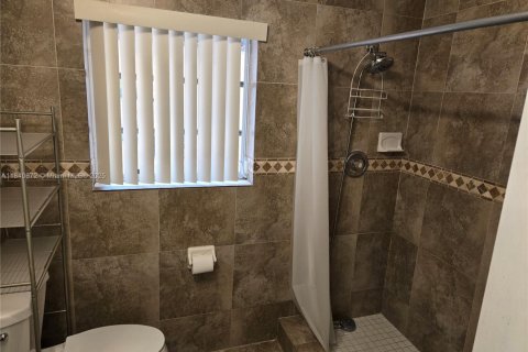 House in Palm Beach Gardens, Florida 3 bedrooms, 174.19 sq.m. № 1942324 - photo 15