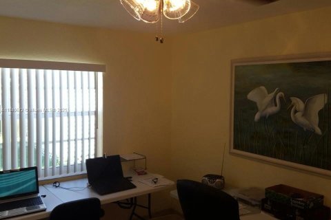 House in Palm Beach Gardens, Florida 3 bedrooms, 174.19 sq.m. № 1942324 - photo 10