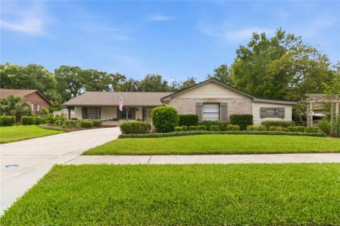 House in Casselberry, Florida 4 bedrooms, 256.04 sq.m. № 2258809 - photo 9