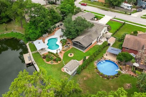 House in Casselberry, Florida 4 bedrooms, 256.04 sq.m. № 2258809 - photo 6