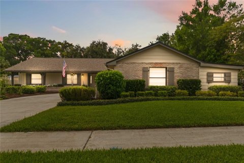 House in Casselberry, Florida 4 bedrooms, 256.04 sq.m. № 2258809