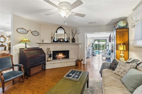 House in Casselberry, Florida 4 bedrooms, 256.04 sq.m. № 2258809 - photo 14