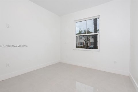 Townhouse in Homestead, Florida 3 bedrooms, 132.66 sq.m. № 1883859 - photo 25
