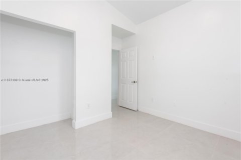 Townhouse in Homestead, Florida 3 bedrooms, 132.66 sq.m. № 1883859 - photo 26