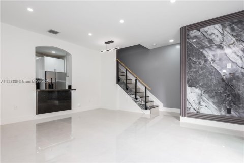 Townhouse in Homestead, Florida 3 bedrooms, 132.66 sq.m. № 1883859 - photo 10