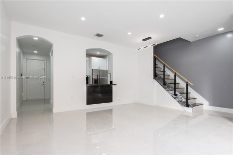 Townhouse in Homestead, Florida 3 bedrooms, 132.66 sq.m. № 1883859 - photo 9