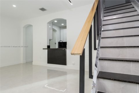 Townhouse in Homestead, Florida 3 bedrooms, 132.66 sq.m. № 1883859 - photo 7