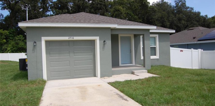 House in Lakeland, Florida 3 bedrooms, 122.82 sq.m. № 1906954