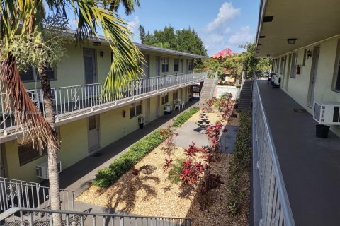 Condo in Dania Beach, Florida, 2 bedrooms  № 1779960 - photo 1