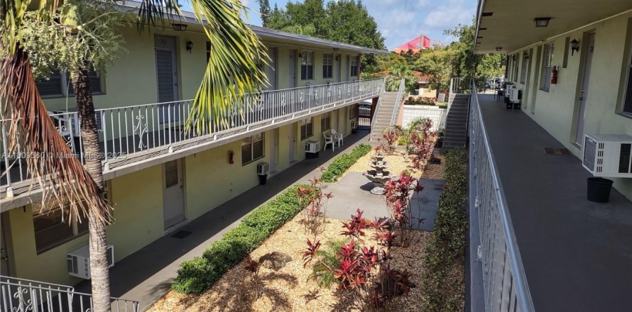 Condo in Dania Beach, Florida, 2 bedrooms  № 1779960