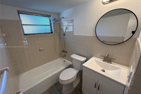 Condo in Dania Beach, Florida, 2 bedrooms  № 1779960 - photo 7