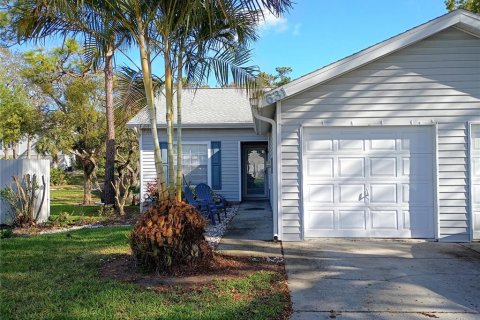 Casa en alquiler en Tarpon Springs, Florida, 2 dormitorios, 92.9 m2 № 2104711 - foto 2