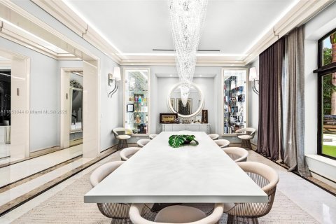 House in Golden Beach, Florida 8 bedrooms, 776.01 sq.m. № 2013224 - photo 30