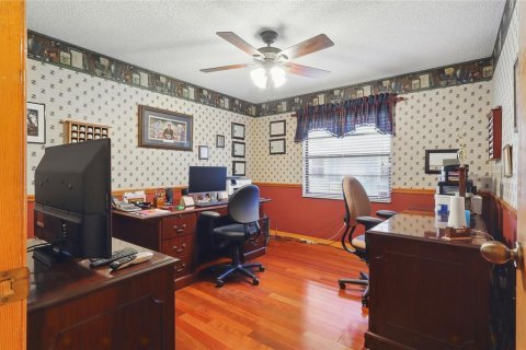 House in Tampa, Florida 3 bedrooms, 209.68 sq.m. № 1749456 - photo 14