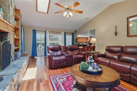 House in Tampa, Florida 3 bedrooms, 209.68 sq.m. № 1749456 - photo 18