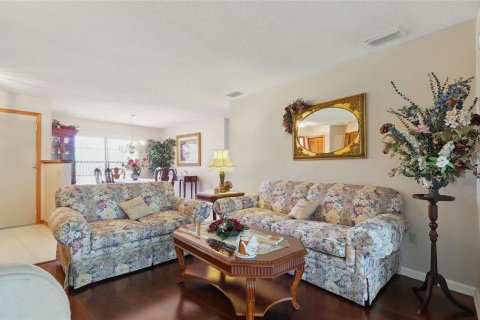 House in Tampa, Florida 3 bedrooms, 209.68 sq.m. № 1749456 - photo 6