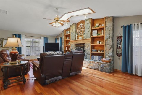 House in Tampa, Florida 3 bedrooms, 209.68 sq.m. № 1749456 - photo 16