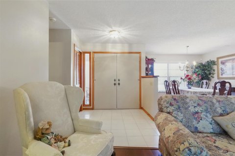 House in Tampa, Florida 3 bedrooms, 209.68 sq.m. № 1749456 - photo 5