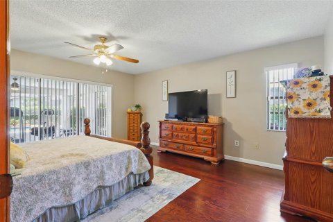 House in Tampa, Florida 3 bedrooms, 209.68 sq.m. № 1749456 - photo 23