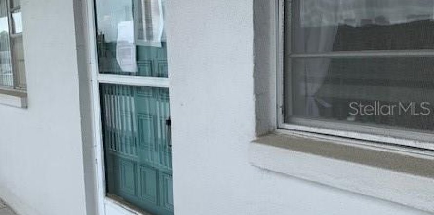 Condominio en Saint Petersburg, Florida, 1 dormitorio  № 1083544