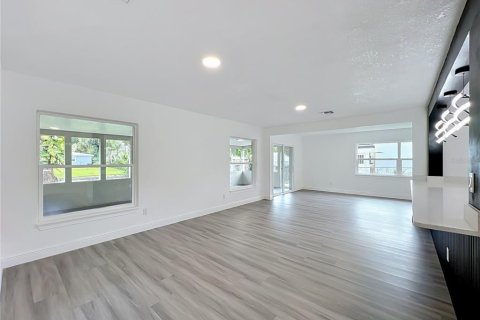 Villa ou maison à vendre à Orlando, Floride: 3 chambres, 154.87 m2 № 2324201 - photo 3