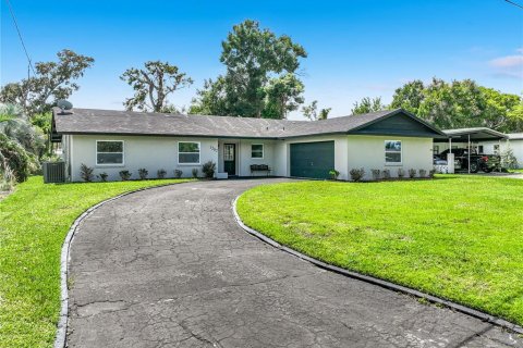 House in Orlando, Florida 3 bedrooms, 154.87 sq.m. № 2324201