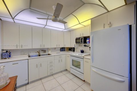 Copropriété à louer à Boca Raton, Floride: 2 chambres, 83.24 m2 № 1950116 - photo 7