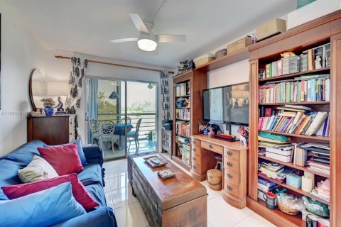 Copropriété à louer à Boca Raton, Floride: 2 chambres, 83.24 m2 № 1950116 - photo 16