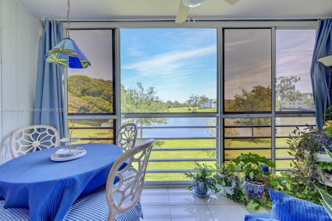 Copropriété à louer à Boca Raton, Floride: 2 chambres, 83.24 m2 № 1950116 - photo 1