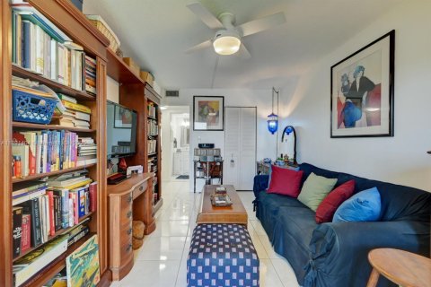 Copropriété à louer à Boca Raton, Floride: 2 chambres, 83.24 m2 № 1950116 - photo 19