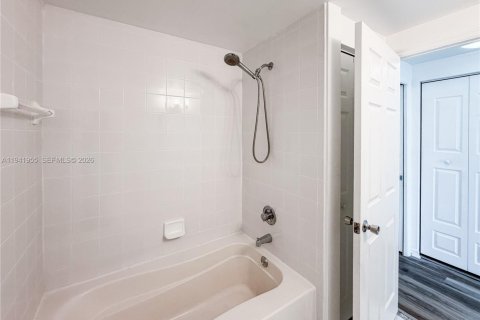 Снять в аренду кондоминиум в Мирамар, Флорида 1 спальня, 67.45м2, № 2005333 - фото 17