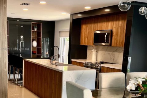 Casa en alquiler en Doral, Florida, 3 dormitorios, 152.45 m2 № 1952003 - foto 9