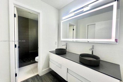 Casa en alquiler en Doral, Florida, 3 dormitorios, 152.45 m2 № 1952003 - foto 13