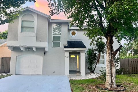 Casa en alquiler en Doral, Florida, 3 dormitorios, 152.45 m2 № 1952003 - foto 1