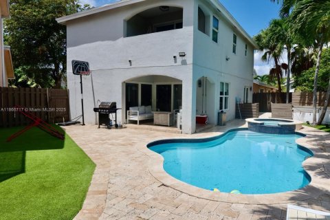 Casa en alquiler en Doral, Florida, 3 dormitorios, 152.45 m2 № 1952003 - foto 2