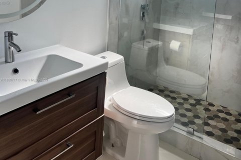 Casa en alquiler en Doral, Florida, 3 dormitorios, 152.45 m2 № 1952003 - foto 17