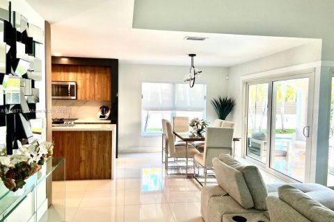 Casa en alquiler en Doral, Florida, 3 dormitorios, 152.45 m2 № 1952003 - foto 8