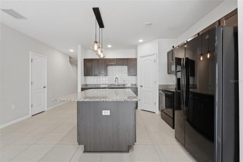 Townhouse in Lakeland, Florida 3 bedrooms, 151.71 sq.m. № 2210778 - photo 8