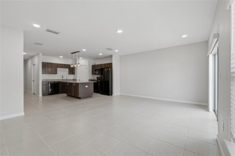 Townhouse in Lakeland, Florida 3 bedrooms, 151.71 sq.m. № 2210778 - photo 6
