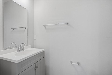 Townhouse in Lakeland, Florida 3 bedrooms, 151.71 sq.m. № 2210778 - photo 9