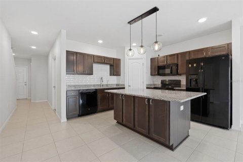 Townhouse in Lakeland, Florida 3 bedrooms, 151.71 sq.m. № 2210778 - photo 7