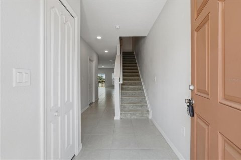 Townhouse in Lakeland, Florida 3 bedrooms, 151.71 sq.m. № 2210778 - photo 2
