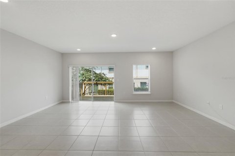 Townhouse in Lakeland, Florida 3 bedrooms, 151.71 sq.m. № 2210778 - photo 13