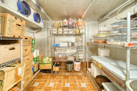 Купить коммерческую недвижимость в Майами-Спрингс, Флорида № 1756503 - фото 28