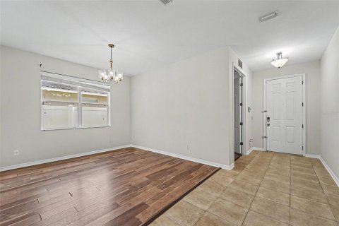 Villa ou maison à louer à Wesley Chapel, Floride: 4 chambres, 253.81 m2 № 2388760 - photo 6