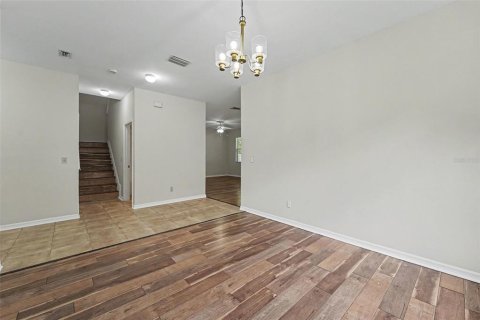 Villa ou maison à louer à Wesley Chapel, Floride: 4 chambres, 253.81 m2 № 2388760 - photo 7