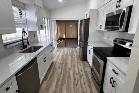 Villa ou maison à louer à Venice, Floride: 3 chambres, 130.16 m2 № 2423771 - photo 4
